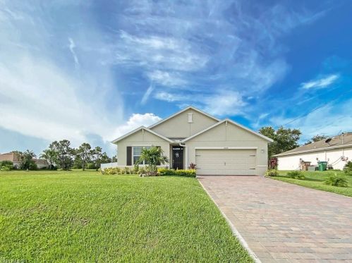 2028 27th Ter, Cape Coral, FL 33904-3256