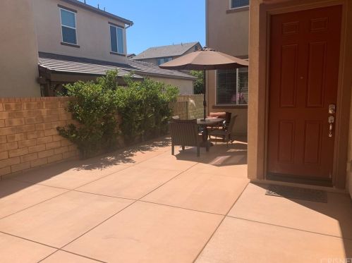 28377 Vista Del Rio Dr, Santa Clarita, CA 91354-3079