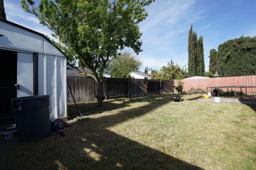 407 Mingo Way, Lathrop CA  95330-9533 exterior