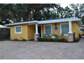 1264 17th St, Sarasota, FL 34234-8421