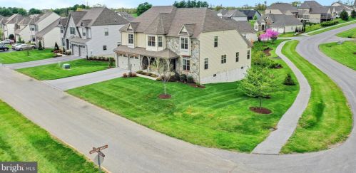 315 Lewis Washington Dr, Charles Town WV  25414-5666 exterior