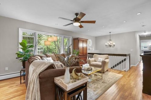 32 Mayer Dr, Airmont NY  10901-3729 exterior