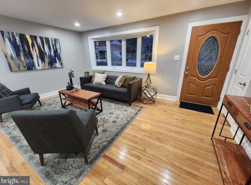 500 Grove Ln, Norristown PA  19406-3140 exterior