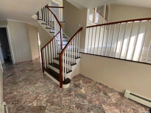 2761 Ellen Rd, North Bellmore, NY 11710-5214