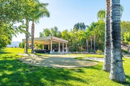 22140 Rolling Ridge Dr, Santa Clarita CA  91350-3308 exterior