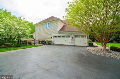 17 Maple Ln, Glen Mills PA  19342-2250 exterior