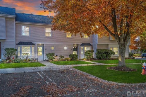 44 Dallenbach Ln, East Brunswick NJ  08816-5684 exterior