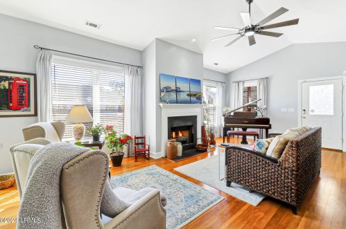 21 Bradford Ct, Beaufort SC  29902-3307 exterior