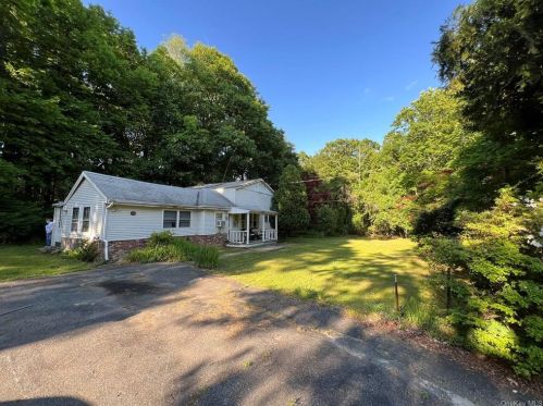 354 Alden Rd, Yorktown Hgts NY  10598-3204 exterior