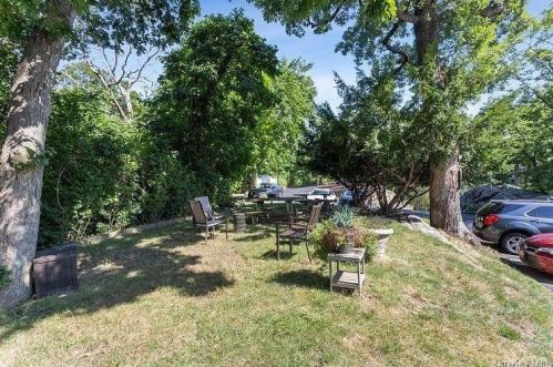 2333 Palmer Ave, New Rochelle NY  10801-4654 exterior