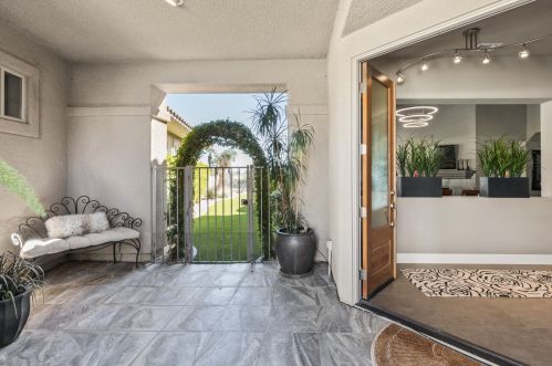 187 Kavenish Dr, Rancho Mirage CA  92270-3244 exterior