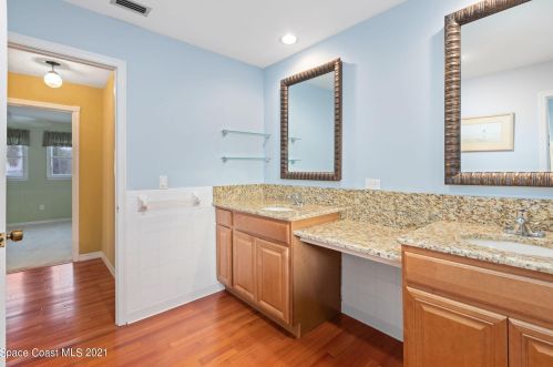 3616 Indian Riv Dr, Cocoa FL 32926-8705 exterior