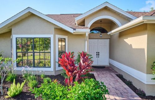 598 Lambton Ln, Naples, FL 34104-8373