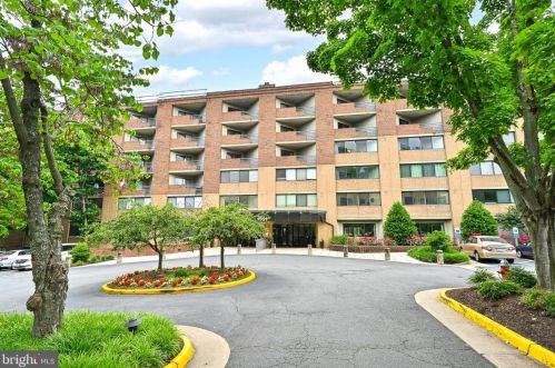 1951 Sagewood Ln, Herndon, VA 20191-5409