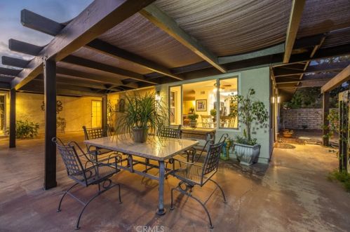 1350 Comstock Ave, Glendora CA 91741-2721 exterior