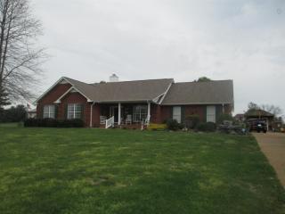 112 Haynes Ln, Portland, TN 37148-2314