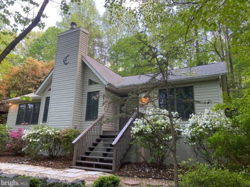 2612 Lakeview Pkwy, Locust Grove, VA 22508-5726