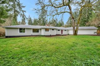 7202 Meadow Park Rd, Lakewood, WA 98499-8100