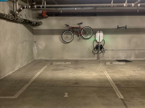 3090 Glascock St, Oakland CA 94601-2860 exterior