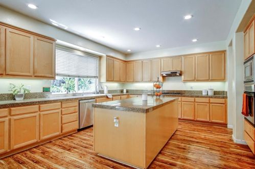 361 Majestic Dr, Hollister CA  95023-7032 exterior
