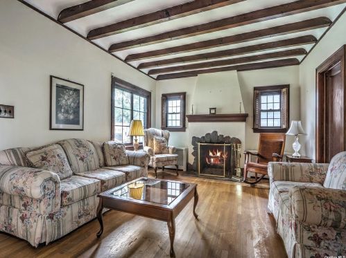 20 Marshall Ave, Floral Park NY  11001-3201 exterior