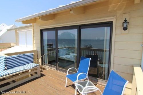 1695 Riverside Dr, Titusville, FL 32780-4728