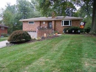106 Wiltshire Dr, Pittsburgh, PA 15241-2330