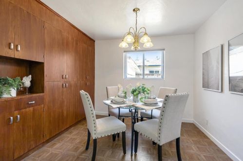 1438 Miramonte Ave, Los Altos CA 94024-5640 exterior