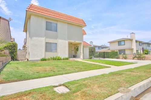 9065 Park St, Bellflower, CA 90706-5671