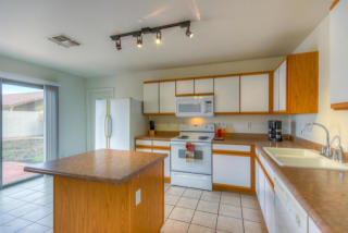 13836 Ocotillo Ln, Sun City, AZ 85374-5360