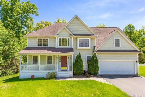 100 Fox Hollow Ln, Bristol, CT 06010-8964
