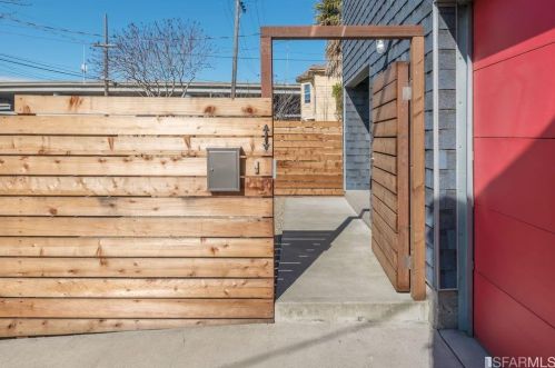 3414 Hannah St, Oakland, CA 94608-4024