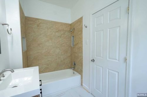 135 21st St, Irvington NJ  07111-4556 exterior