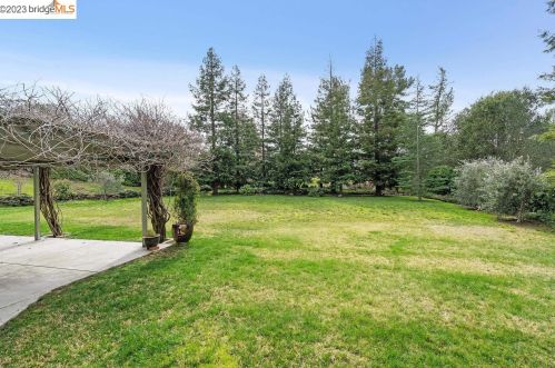 8 Rae Dr, Orinda CA  94563-4360 exterior