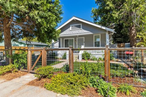 422 Clara Ave, Ukiah, CA 95482-7728