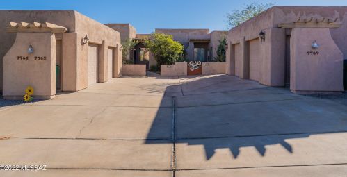 7761 Vivaldi Ct, Tucson, AZ 85747-9632
