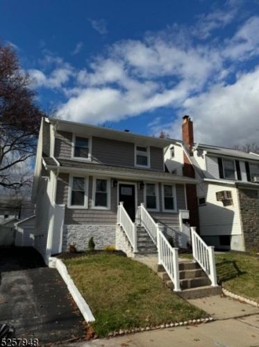 89 Newfield St, East Orange, NJ 07017-5411