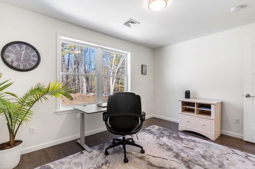 23 Holts Point Rd, Sandown NH  03873-2517 exterior