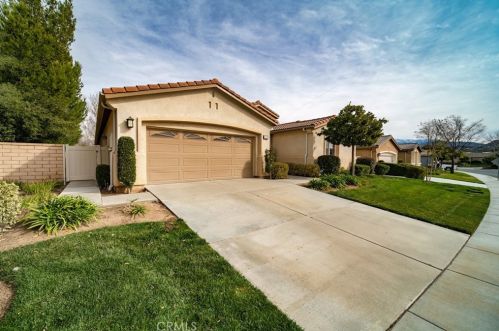 1562 Green Creek Trl, Beaumont CA  92223-7364 exterior