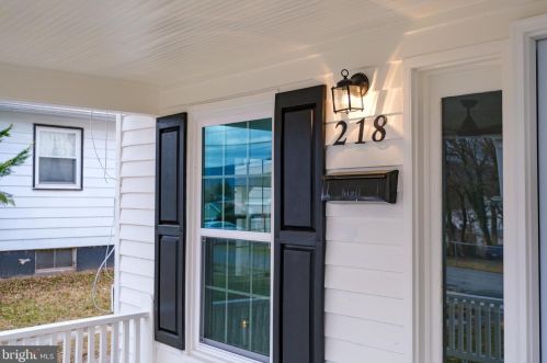218 Commerce St, Woodstock VA  22664-1228 exterior