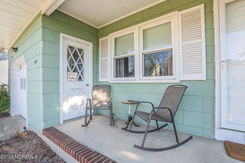 286 17th Ave, Bricktown NJ  08724-1766 exterior