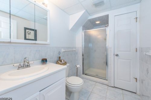 4 Roberts Rd, Dover NJ  07869-3475 exterior