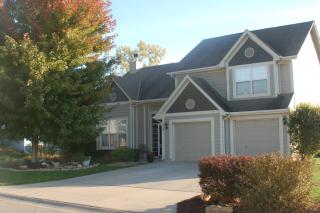 740 River Dr, Kansas City, KS 66111-3582