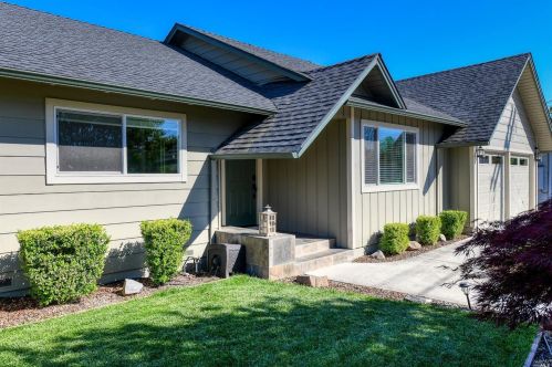 1844 Tisserand Dr, Santa Rosa, CA 95405-7635