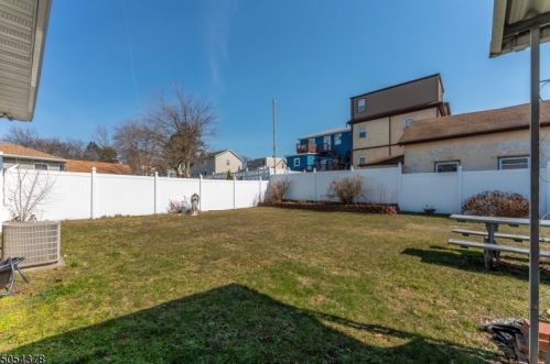 41 Mt Pleasant Ave, West Paterson NJ  07424-2734 exterior