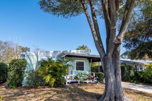 5421 4th Ave, Saint Petersburg, FL 33707-6111