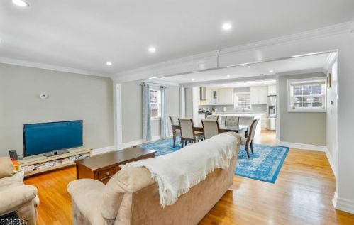 31 Wendell Pl, Clark NJ  07066-2324 exterior
