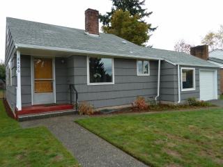 8426 34th Ave, Seattle, WA 98118-4503