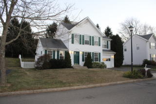 27 Acorn Ln, Milford, CT 06461-1875
