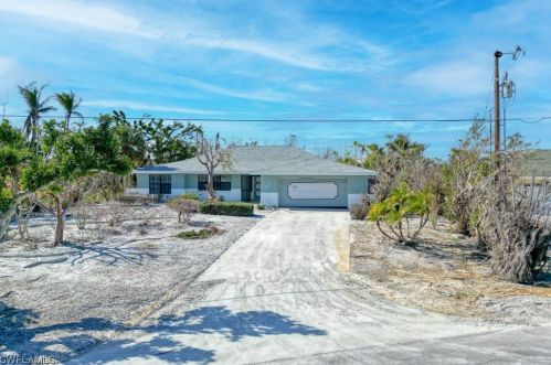 411 Lake Murex Blvd, Sanibel FL  33957-5536 exterior